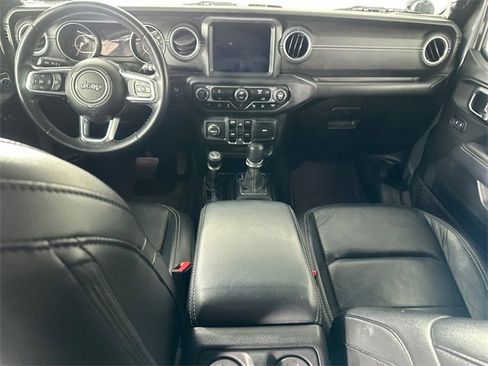 Used 2018 Jeep Wrangler Unlimited Sahara image 20