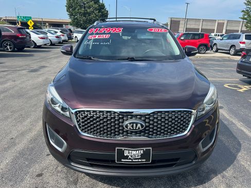 Used 2016 Kia Sorento LX w/ LX Convenience Package image 2