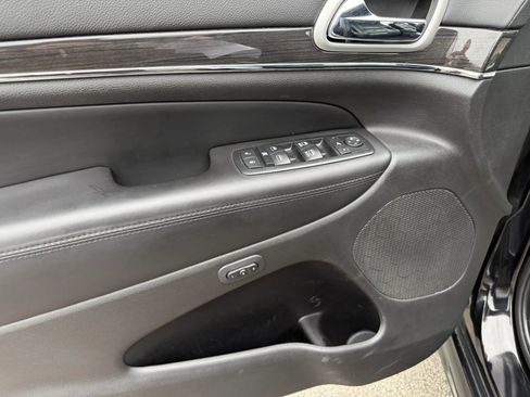 Used 2015 Jeep Grand Cherokee High Altitude AWD/4WD image 13