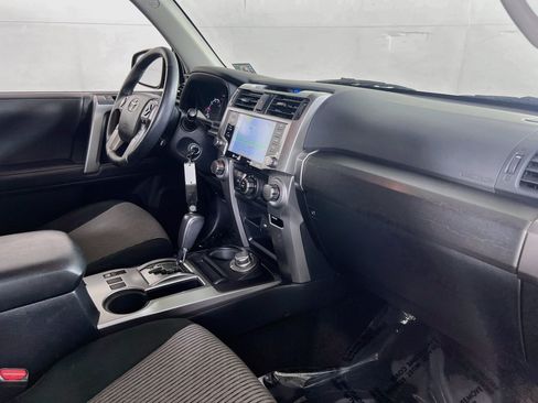 Used 2020 Toyota 4Runner SR5 AWD/4WD image 27