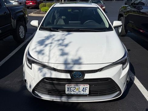 Used 2024 Toyota Corolla XLE image 2