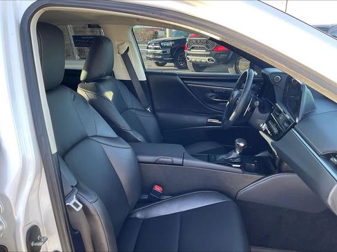 Certified 2024 Lexus ES 350 w/ Premium Package image 8