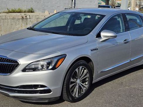 Used 2017 Buick LaCrosse Essence FWD image 1