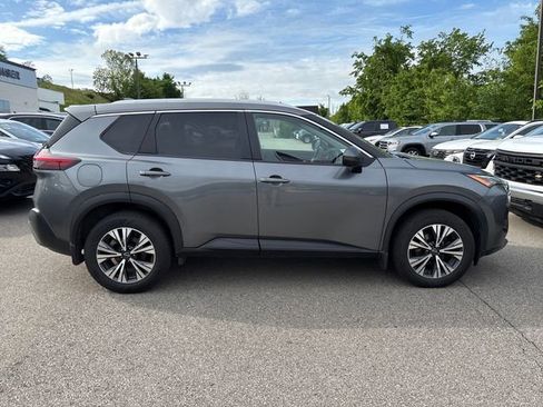 Certified 2022 Nissan Rogue SV w/ SV Premium Package AWD/4WD image 6
