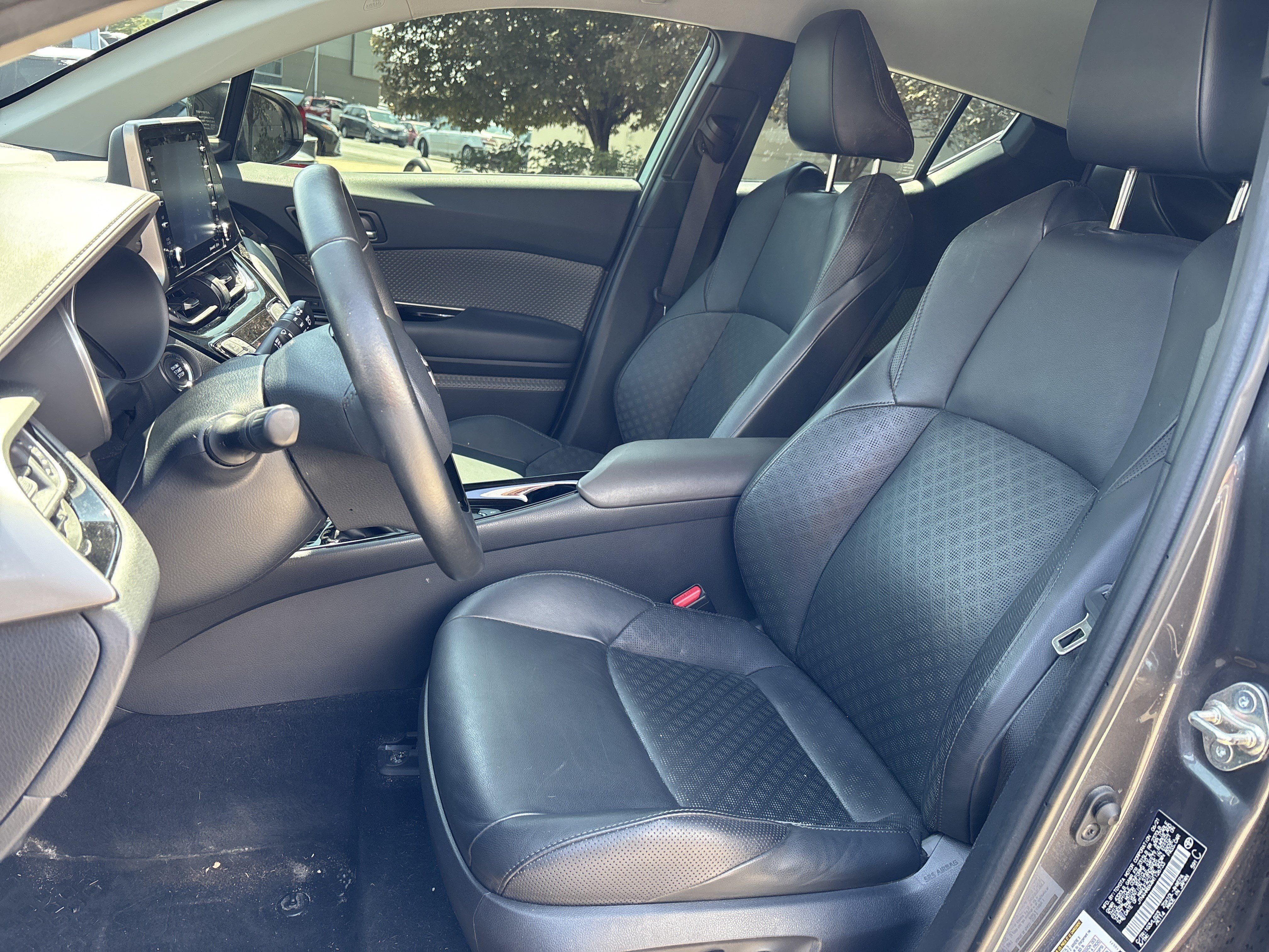 Used 2021 Toyota C-HR Limited FWD image 15