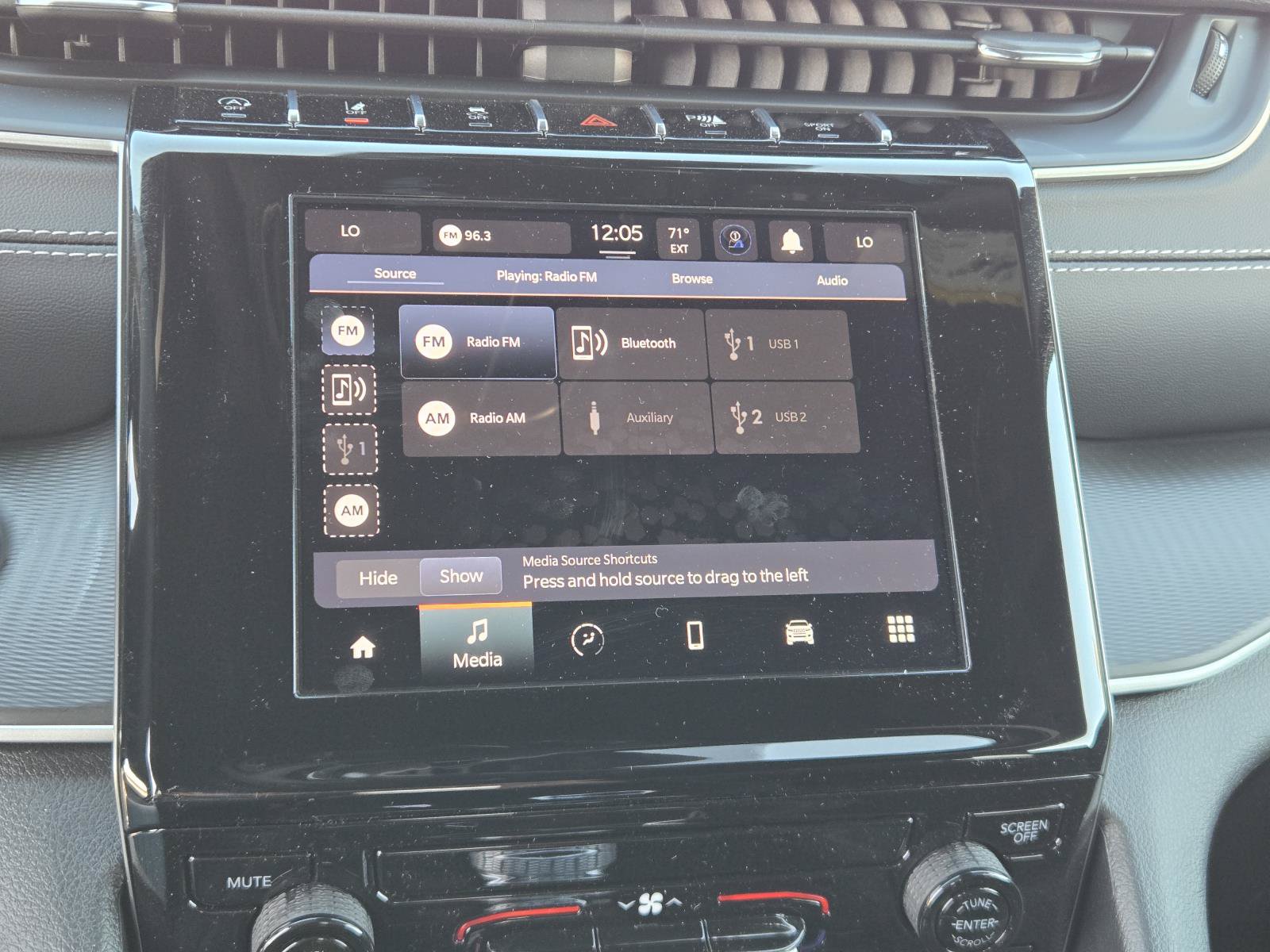 Used 2025 Jeep Grand Cherokee Laredo X RWD image 10