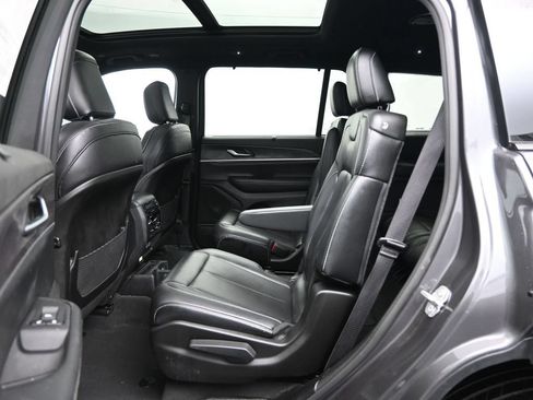 Used 2024 Jeep Grand Cherokee L Limited w/ Luxury Tech Group II AWD/4WD image 27