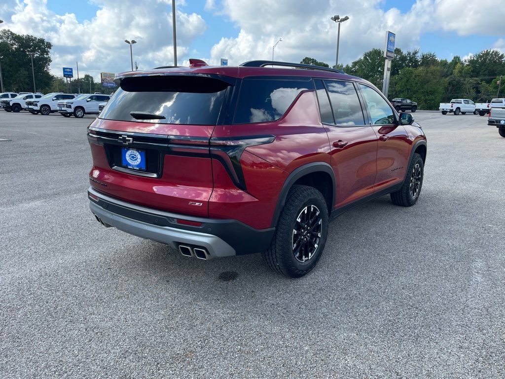 Used 2024 Chevrolet Traverse Z71 w/ LPO, Floor Liner Package AWD/4WD image 6