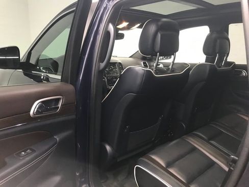 Used 2017 Jeep Grand Cherokee Overland w/ Jeep Active Safety Group image 27