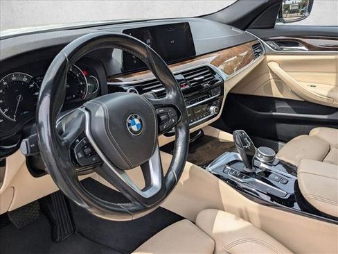 Used 2017 BMW 530i RWD image 10
