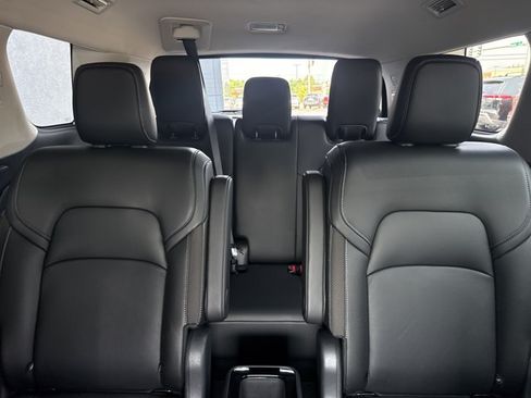 Used 2025 Nissan Pathfinder SL w/ SL Premium Package FWD image 21
