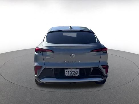 Used 2025 Buick Envista Sport Touring image 12