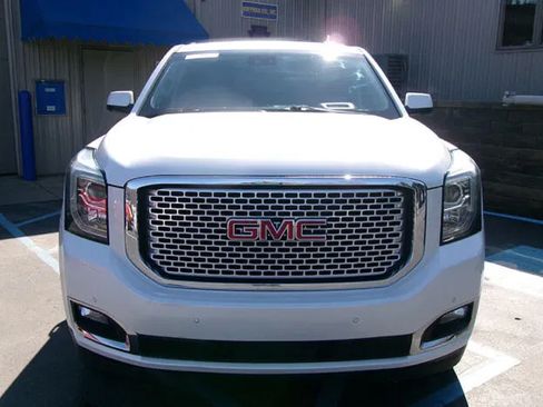Used 2017 GMC Yukon Denali w/ Open Road Package AWD/4WD image 2