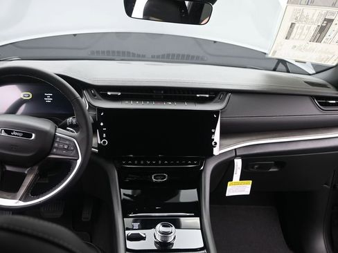 New 2026 Jeep Grand Cherokee Limited image 24