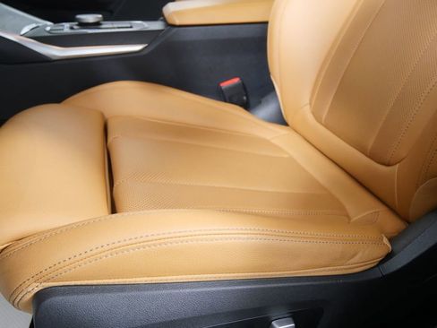 Used 2023 BMW i4 eDrive35 RWD image 9
