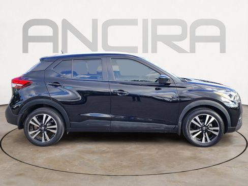 Used 2019 Nissan Kicks SV image 15