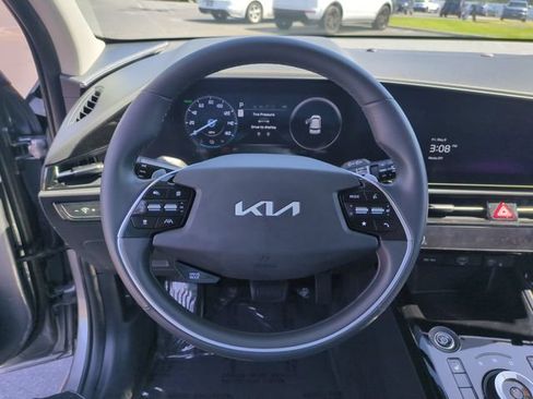 Certified 2024 Kia Niro Wind FWD image 17