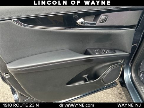 Used 2023 Lincoln Nautilus AWD w/ Premium Package image 13