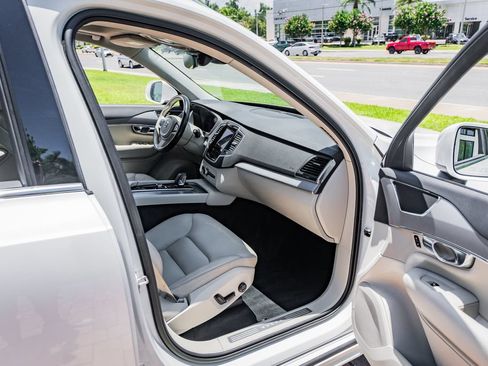 Used 2023 Volvo XC90 B5 Core w/ Protection Package Premier AWD/4WD image 34