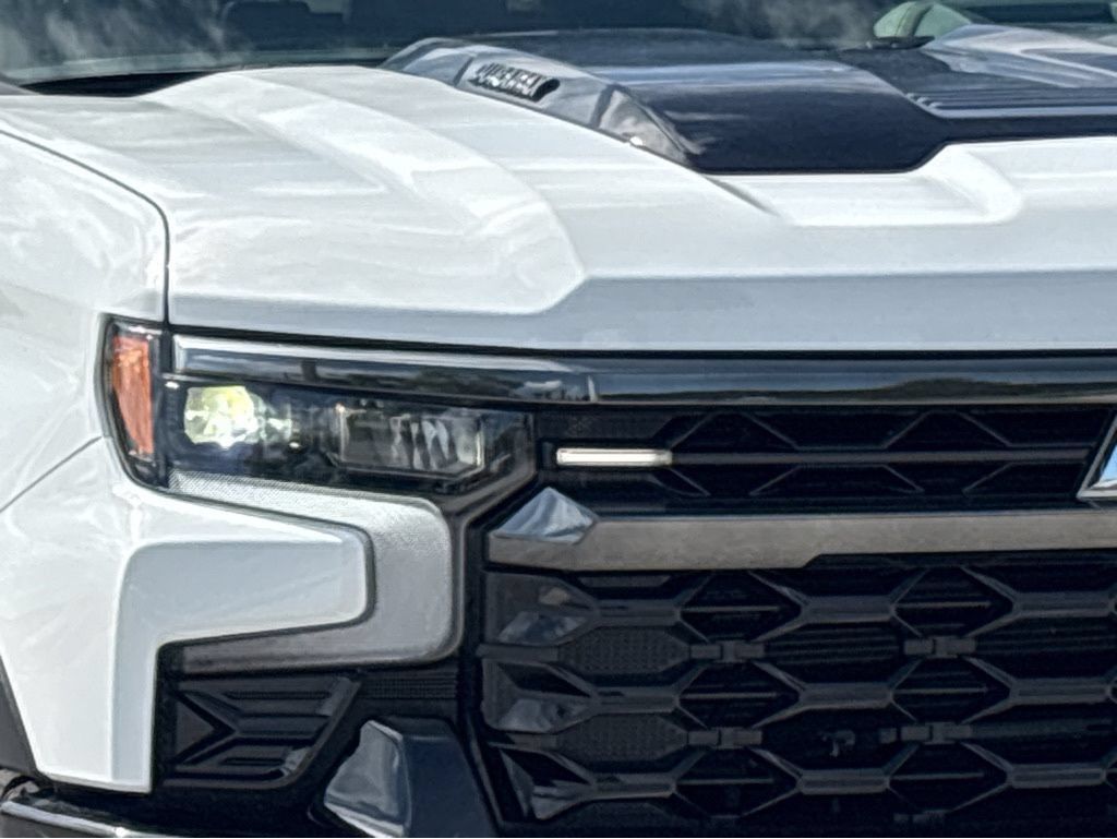 Used 2025 Chevrolet Silverado 1500 ZR2 w/ Technology Package AWD/4WD image 27