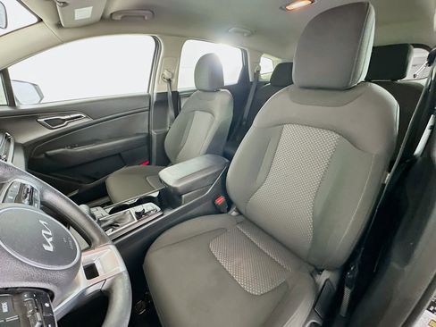 Used 2024 Kia Sportage LX image 13