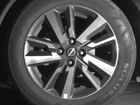 Used 2025 Nissan Versa SV FWD image 15