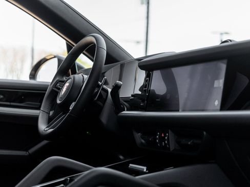 New 2026 Porsche Cayenne Coupe image 46