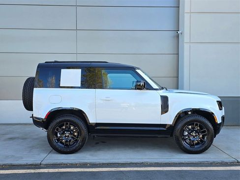 New 2025 Land Rover Defender 90 X-Dynamic SE image 7
