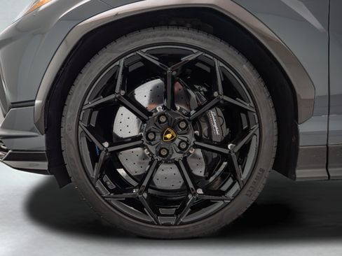 Used 2023 Lamborghini Urus Performante AWD/4WD image 22