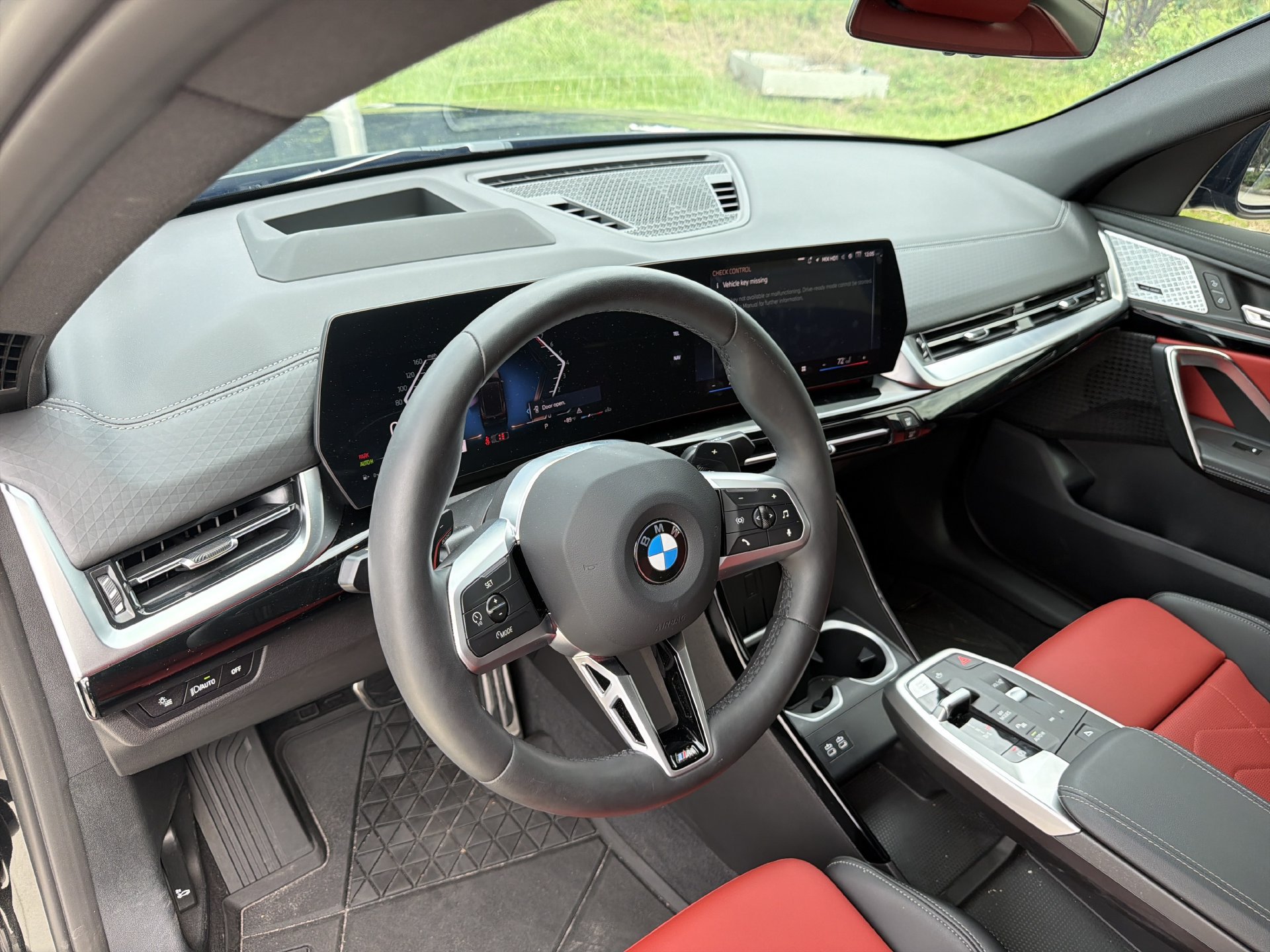 Used 2025 BMW X2 xDrive28i w/ Premium Package AWD/4WD image 21