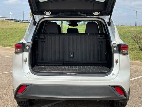 Used 2022 Toyota Highlander L image 7
