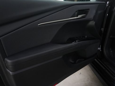 Used 2025 Toyota Camry SE image 22