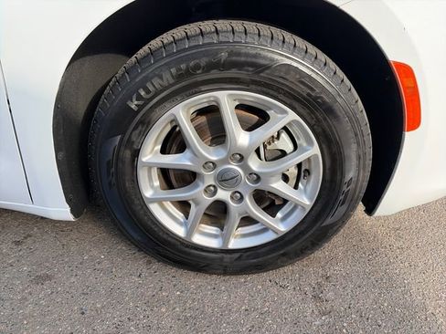 Used 2023 Chrysler Voyager LX FWD image 14