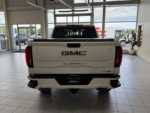 Used 2021 GMC Sierra 1500 AT4 w/ AT4 Premium Package AWD/4WD image 5
