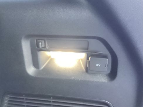 Used 2021 Ford Explorer XLT w/ Equipment Group 202A image 14