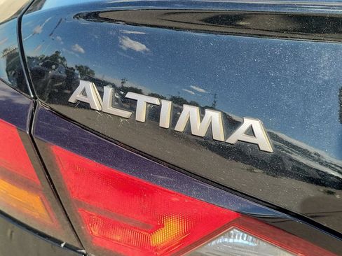 Used 2025 Nissan Altima 2.5 SV FWD image 6