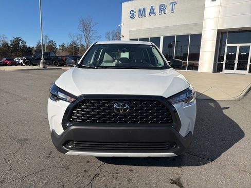 Used 2025 Toyota Corolla Cross L image 8