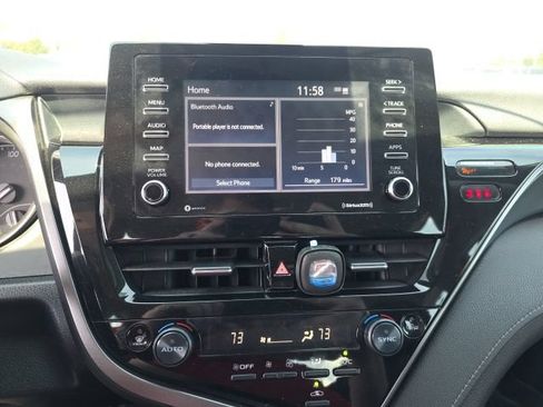 Used 2022 Toyota Camry SE FWD image 18