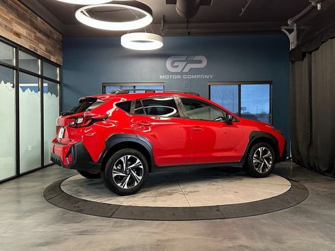Used 2024 Subaru Crosstrek 2.0i Premium image 3