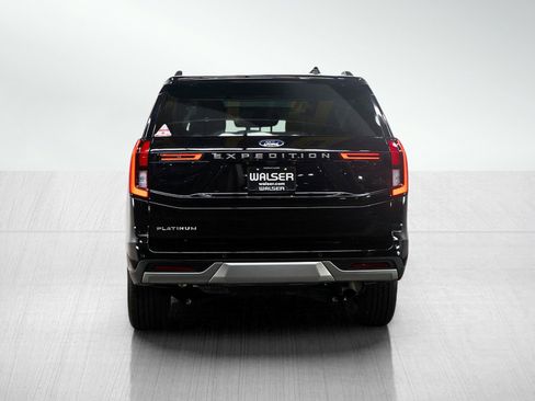 Used 2025 Ford Expedition Platinum AWD/4WD image 4