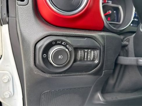Used 2021 Jeep Wrangler Unlimited Rubicon AWD/4WD image 17