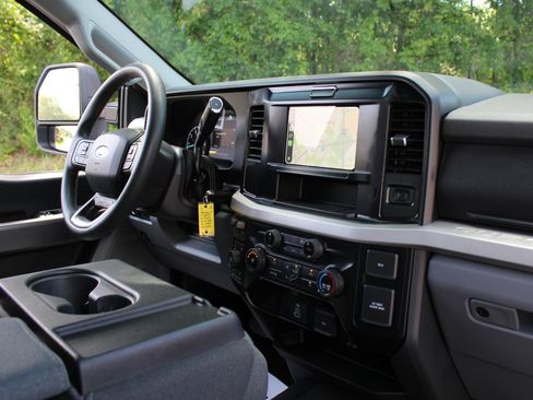 Used 2025 Ford F350 XLT AWD/4WD image 34