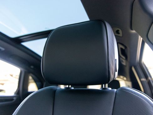 New 2026 Porsche Macan image 27