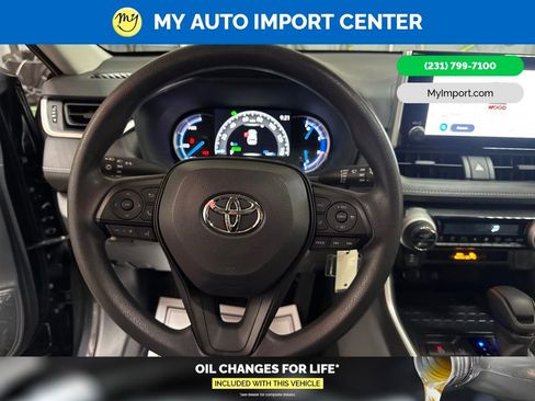Used 2025 Toyota RAV4 LE AWD/4WD image 15