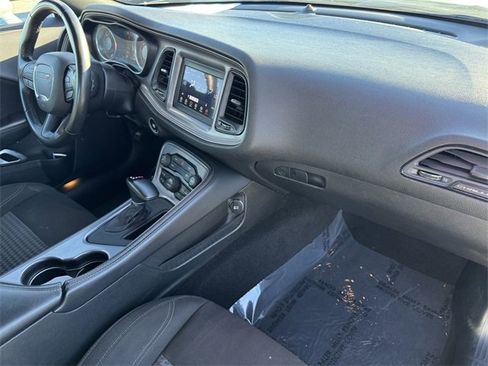 Used 2023 Dodge Challenger SXT image 5