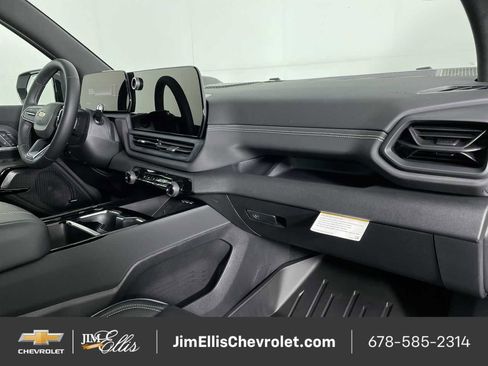 New 2025 Chevrolet Silverado EV LT image 54