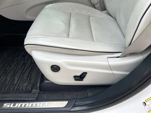 Used 2018 Jeep Grand Cherokee Summit AWD/4WD image 32
