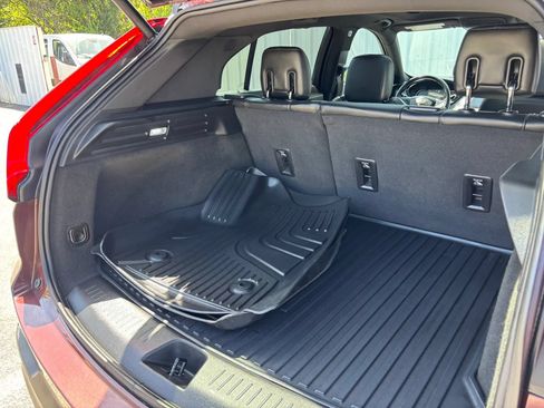 Used 2022 Cadillac XT4 Luxury w/ Cold Weather Package FWD image 67