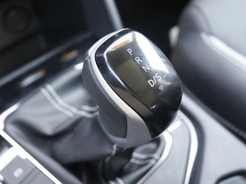 Used 2024 Volkswagen Taos SEL image 29