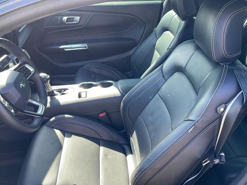Used 2025 Ford Mustang GT Premium image 3
